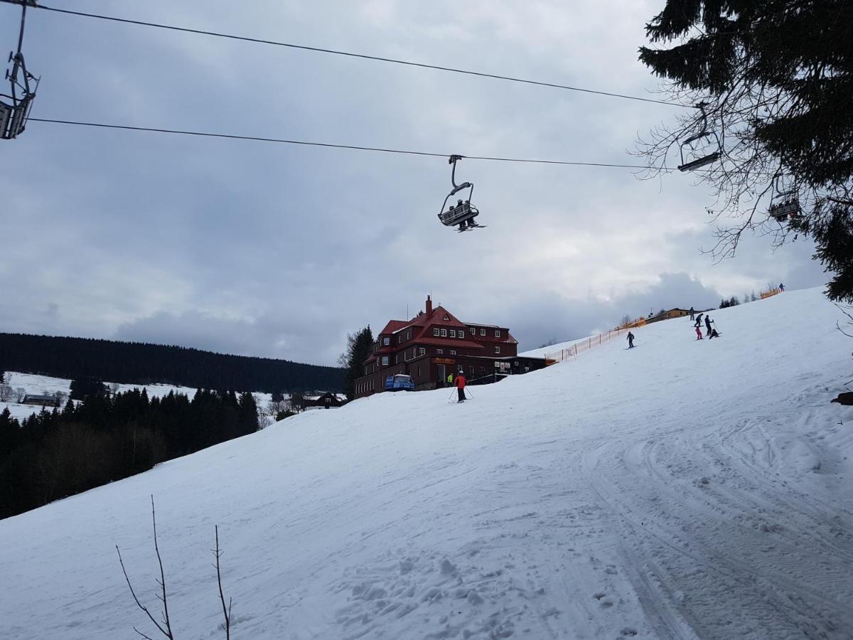 Capkova Chata Hotel Pec pod Sněžkou Buitenkant foto