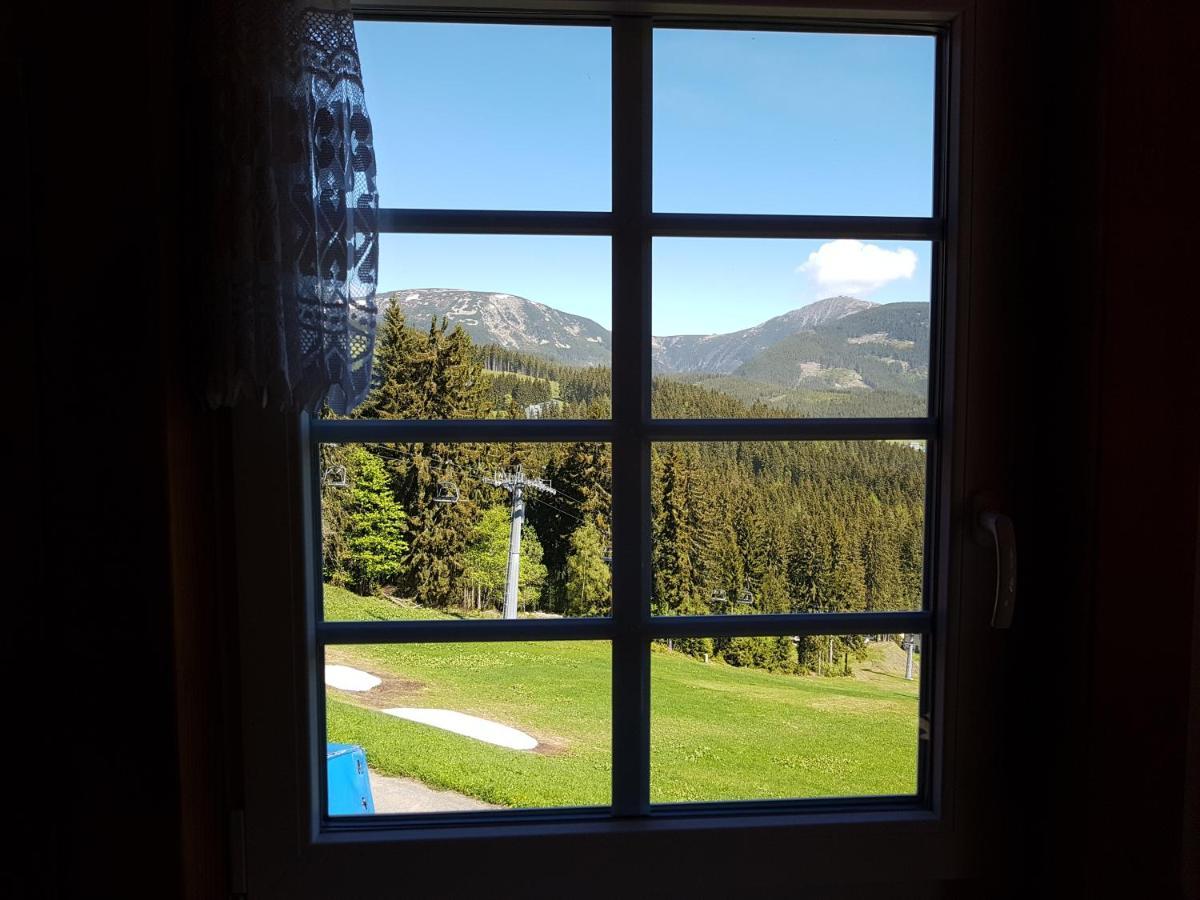 Capkova Chata Hotel Pec pod Sněžkou Buitenkant foto